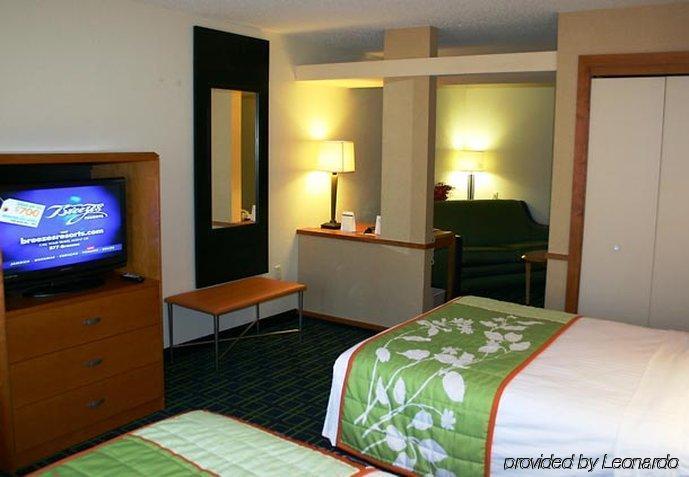 Fairfield Inn & Suites Cleveland Avon Номер фото